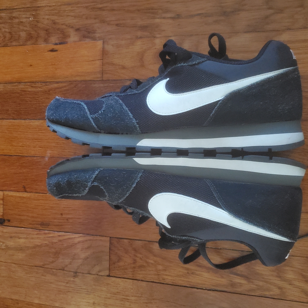 Nike MD Runner 2 Black White Men's Running Shoes Size 9 749794-010